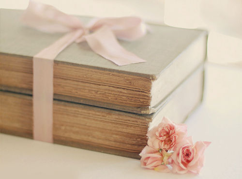 books-roses-Favim.com-641666