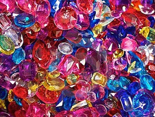 gioielli-di-plastica-brillantemente-colorati-15466772